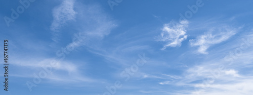Banner mit blauem Himmel und Wolken photo