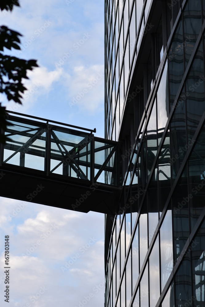 Fototapeta premium 東京国際フォーラムの連絡通路