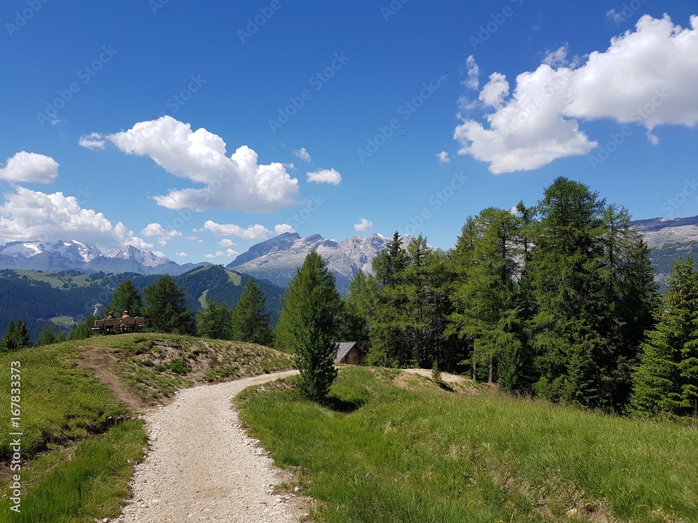 Trekking in Alta Badia sul sentiero La Crusc, Dolomiti