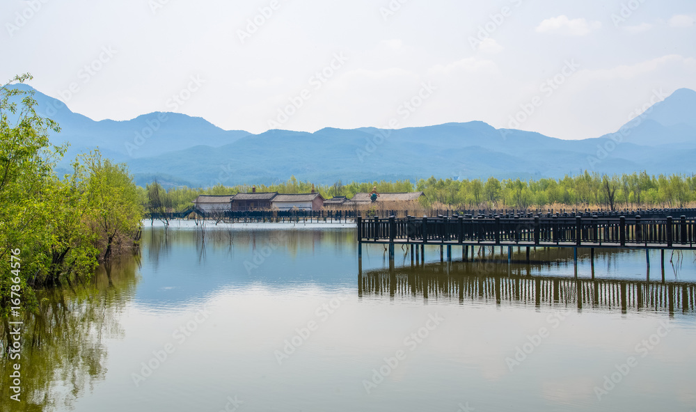 Lijiang Lashi Lake Wetlands is a national natural scenic spot near the city of Lijiang,China. The tourist activities there include horse riding, bird watching, boat ride and fishing. 
