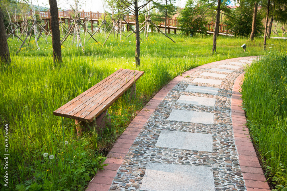 Obraz premium Park sidewalk