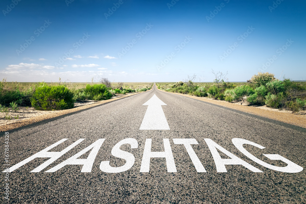 Obraz premium road to horizon hashtag