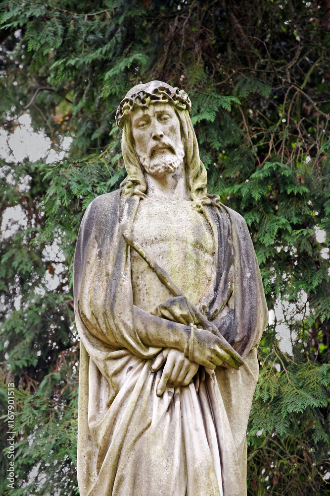 jesus statue at graveyard