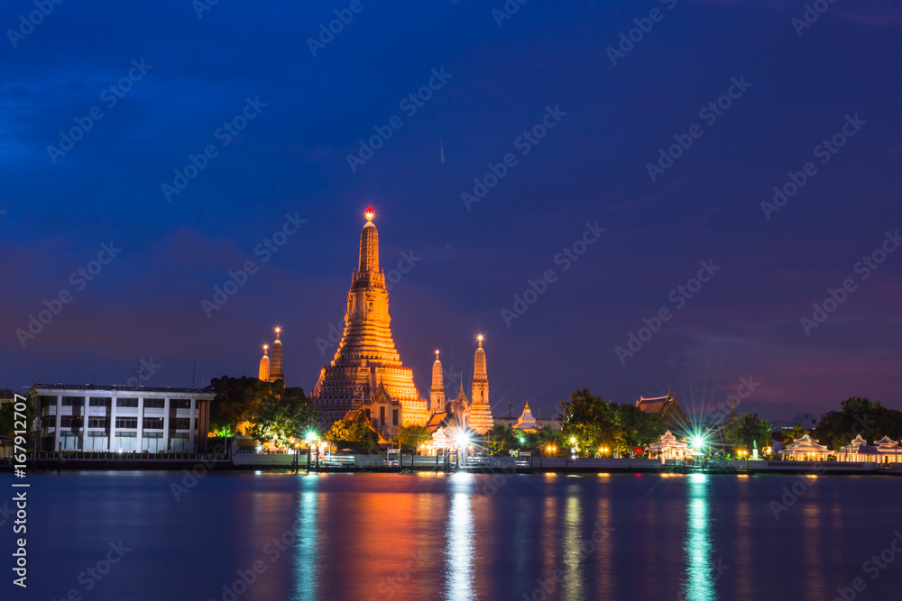 Wat Arun Ratchawaram, A beautiful temple in Thailand