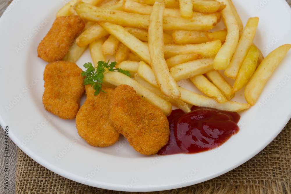 nuggets et frites nuggets et frites