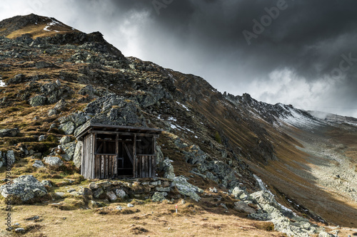 Alte Hütte hoch über Klosters und Davos photo