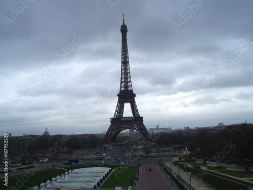 Eiffel Tower in Paris © Sandra