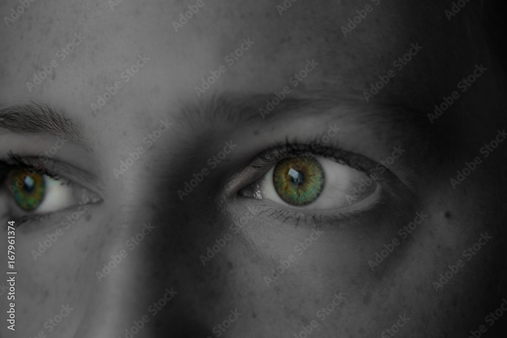 Naklejka premium Green eyed girl