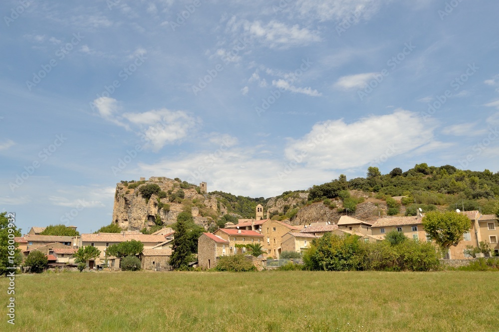 Le village de mornas en Provence