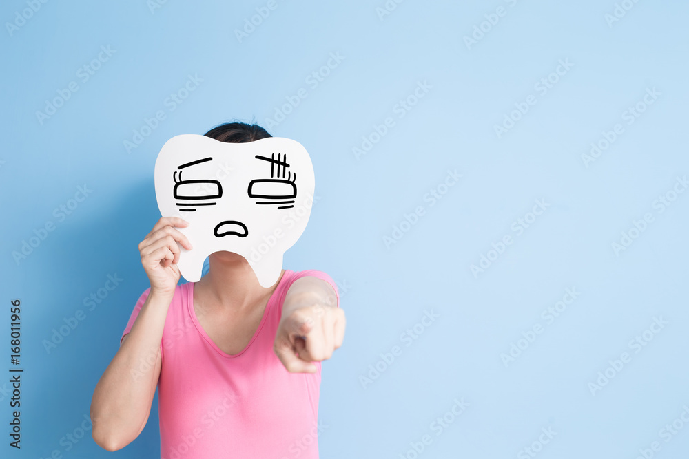 Fotografie woman take confuse tooth
