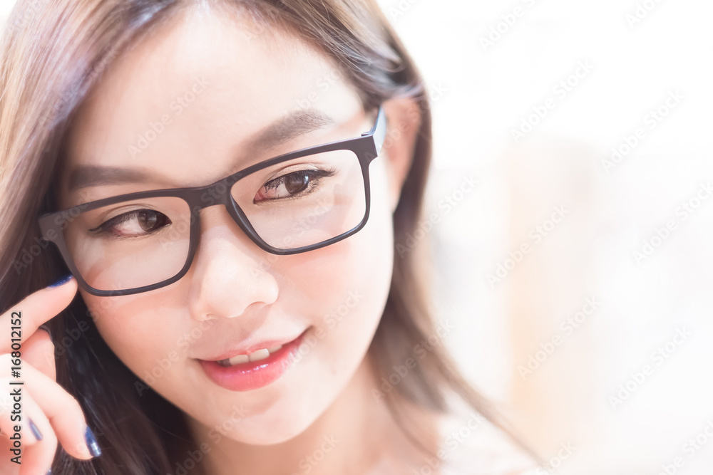 beauty woman wear eyeglasses beauty woman wear eyeglasses