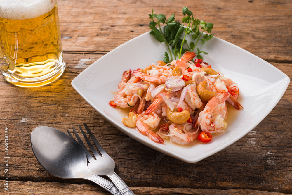 Fotografie Spicy salad prawn with lemon grass