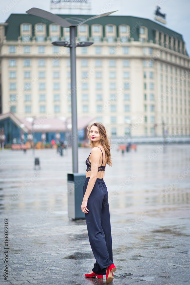 Fototapeta premium girl posing on the street