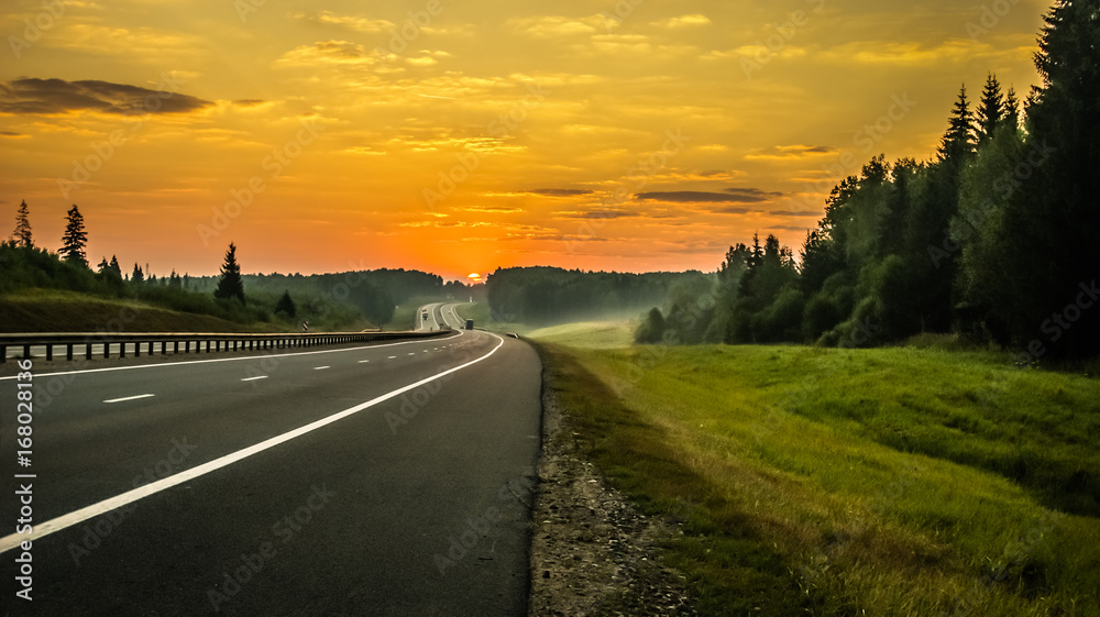 Obraz premium Dawn on the road