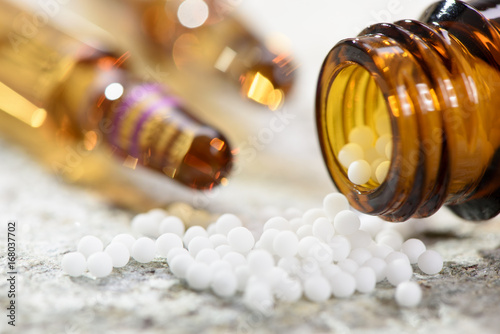 Naturmedizin, Homöopathie und alternative Medizin mit Globuli