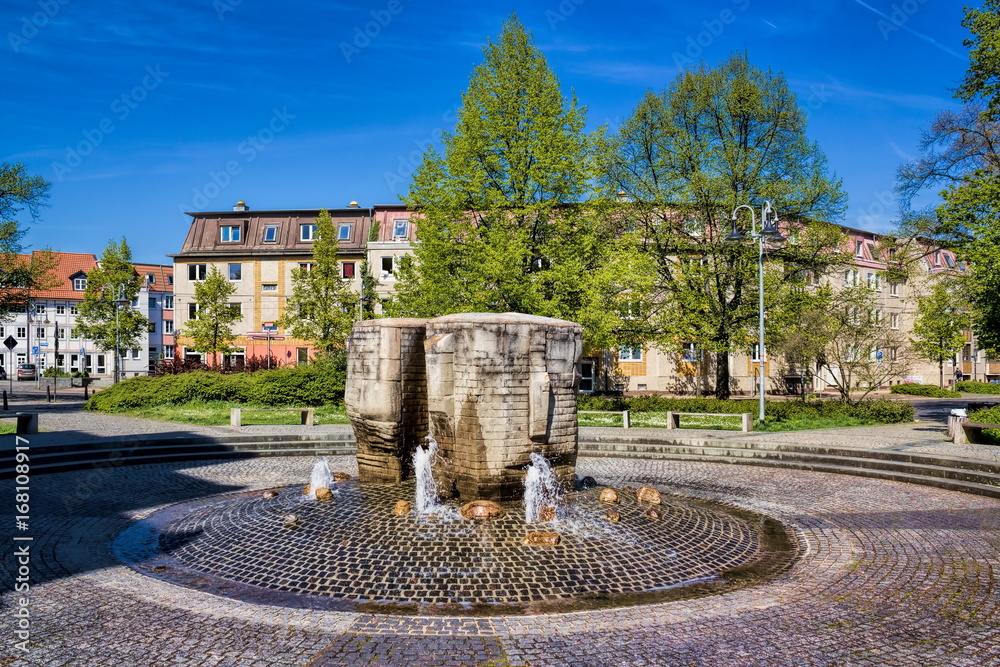 Fototapeta premium Halberstadt, Brunnen vor Martineum