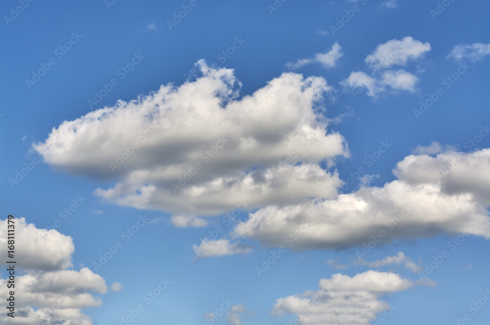 Obraz premium Clouds in the blue sky