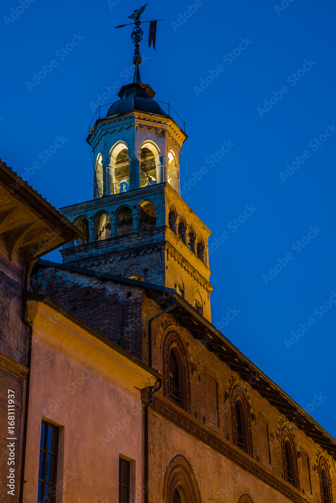 Saluzzo, torre comunale, ora blu