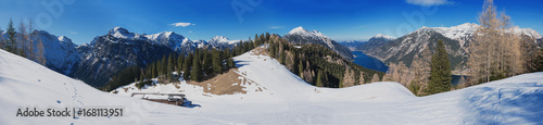 Aussichtspanorama Zwölferkopf und Achensee, Winterlandschaft Österreich © SusaZoom