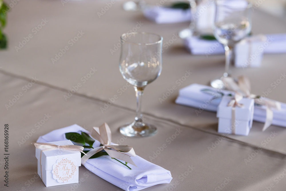 wedding dinner table