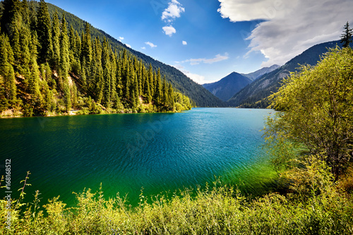 Fototapeta Naklejka Na Ścianę i Meble -  Beautiful Mountain Lake