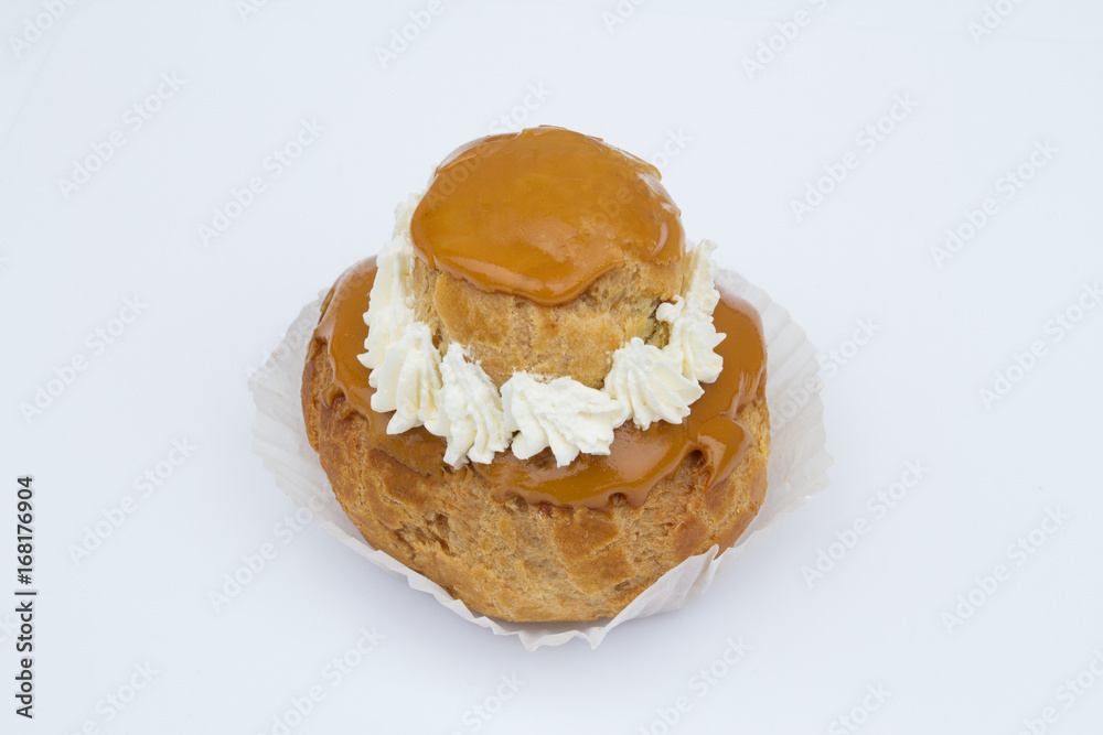 religieuse au café