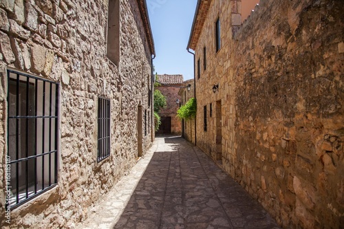 Fototapeta Naklejka Na Ścianę i Meble -  Antigua calle de piedra