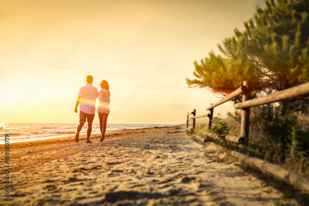 Fototapeta premium summer time and two lovers