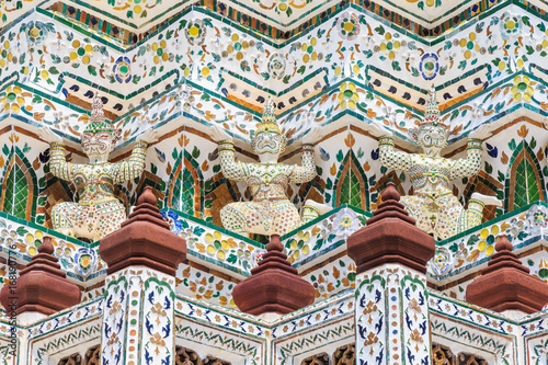 The patterns of giant statues at The temple of dawn Wat Arun