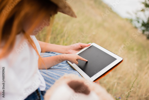 mother and daughter with digital tablet © LIGHTFIELD STUDIOS