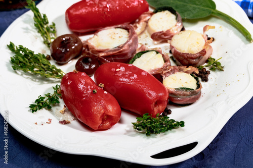 Confierte San Marzano Tomaten mit Jakobsmuschel Saltimbocca