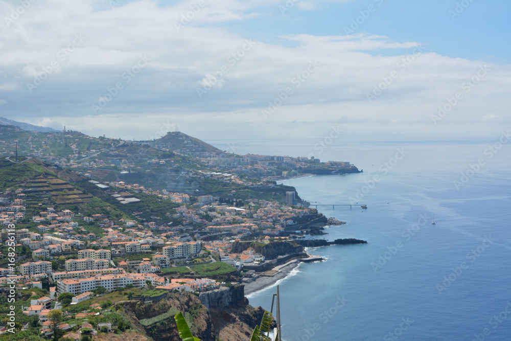 Cliffs located in Cabo Girão de madeira, in the background camara de lobos village 4 Cliffs located in Cabo Girão de madeira, in the background camara de lobos village 4
