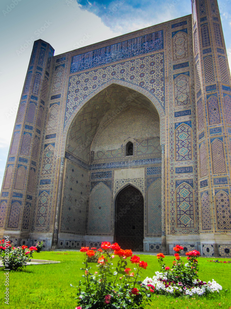 Majestic beauty of the Uzbek architecture in Samarcand