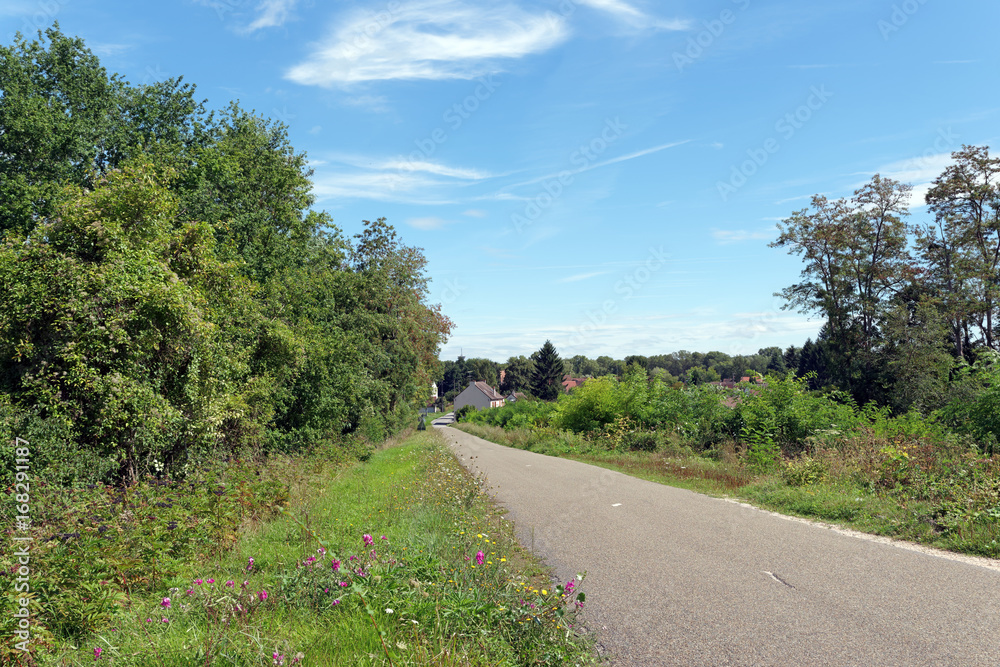 Route de campagne dans le Loiret