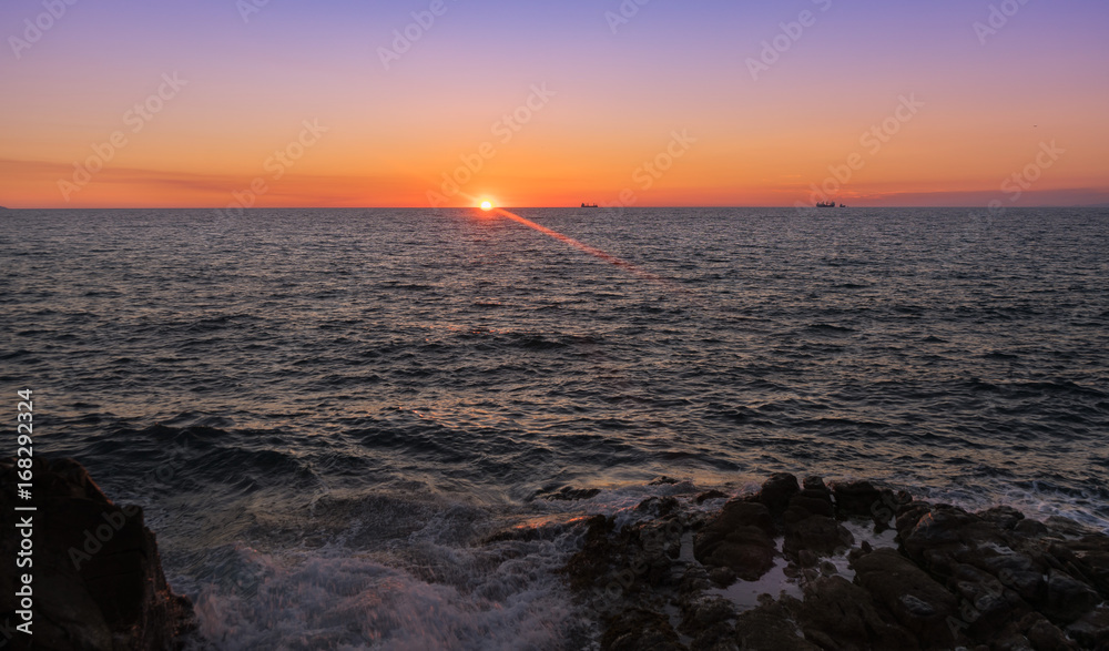 Fototapeta premium Costa mediterranea al tramonto