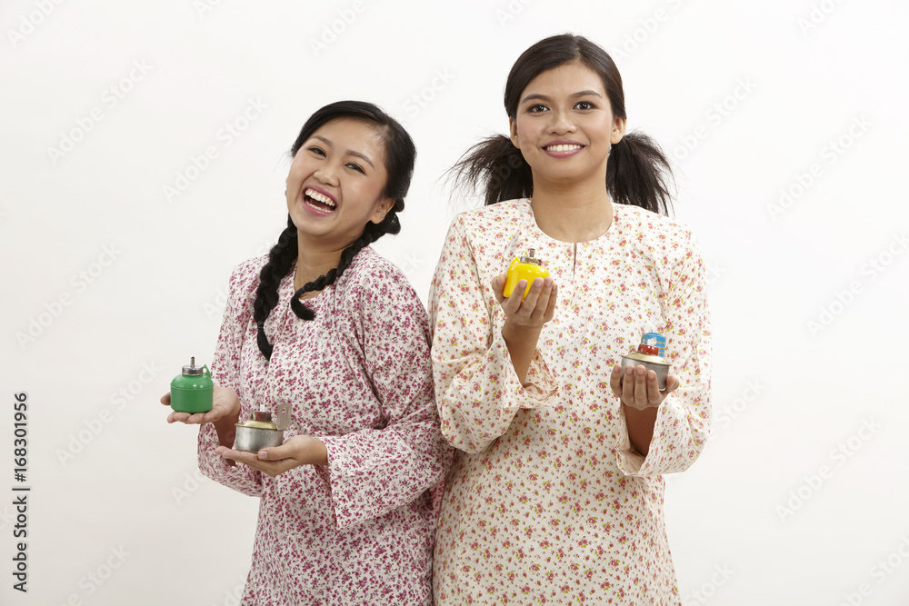 malay women with pelita malay women with pelita