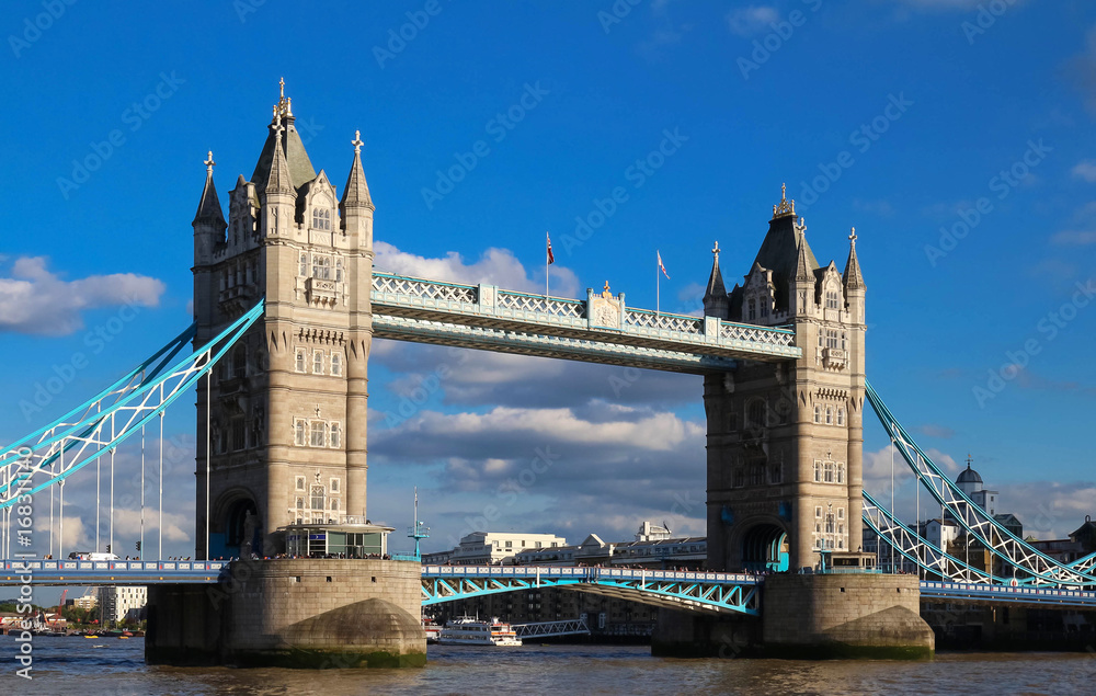 Fototapeta premium The Tower Bridge in London in a beautiful summer day, England, United Kingdom.