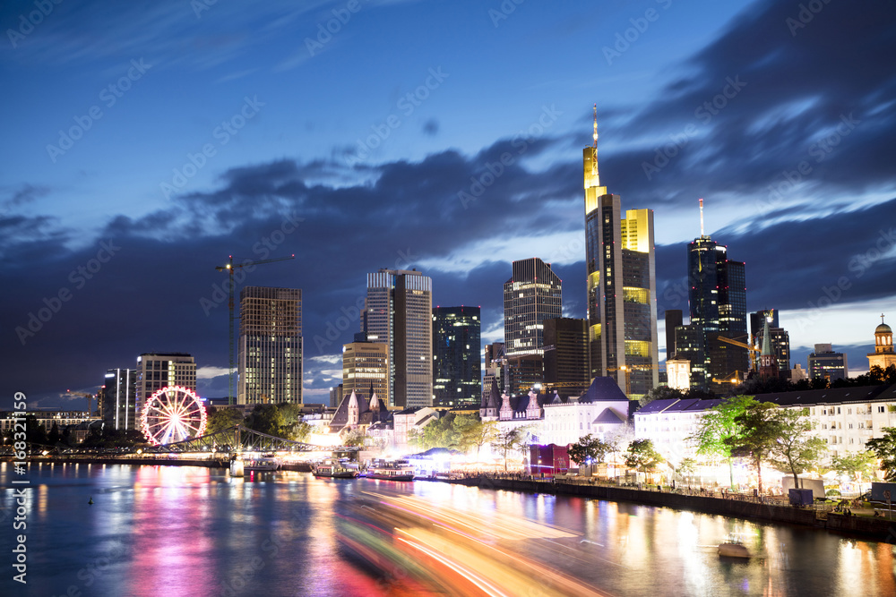 Naklejka premium Frankfurt city skyline at night. 