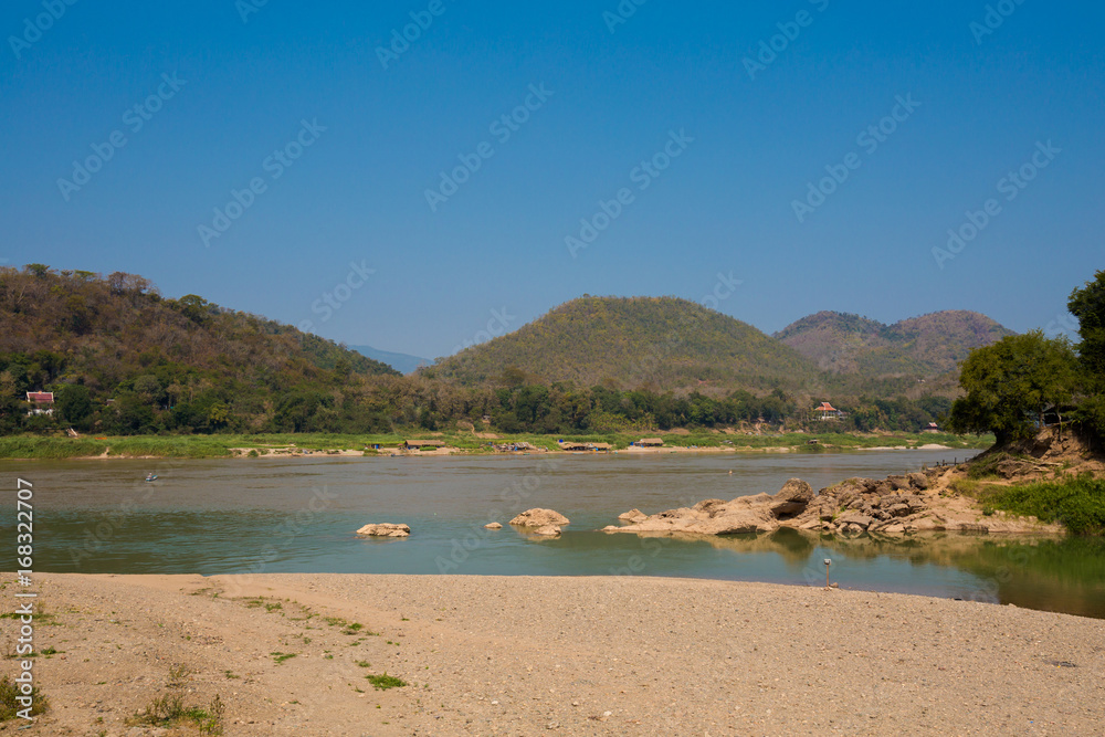 Fototapeta premium Mekhong river in Luang Prabang