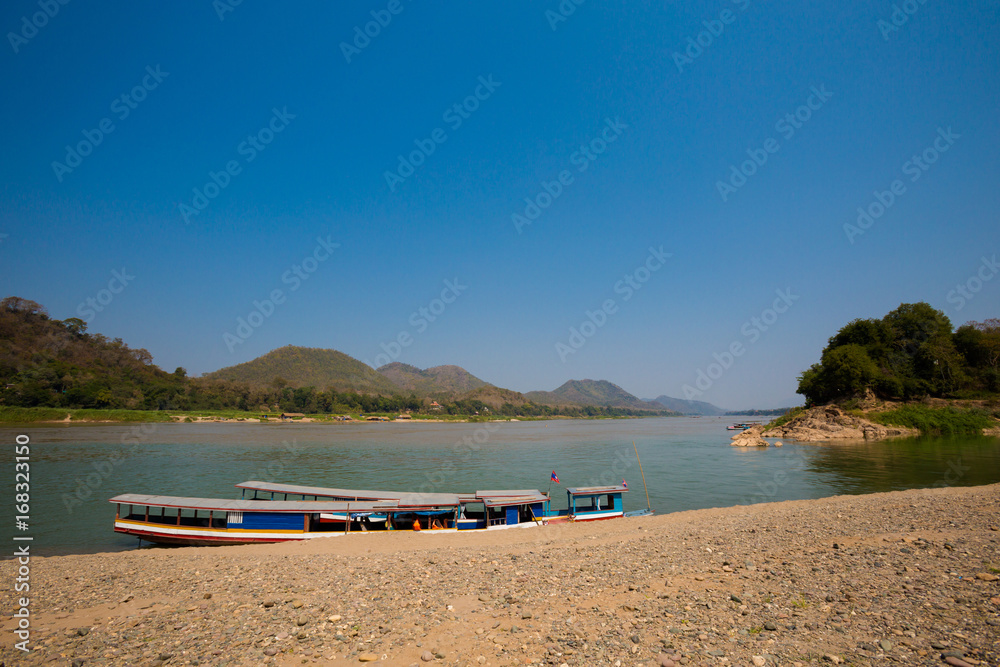 Obraz premium Mekhong river in Luang Prabang