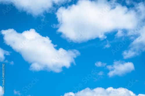 Fototapeta Naklejka Na Ścianę i Meble -  夏の青空と白い雲