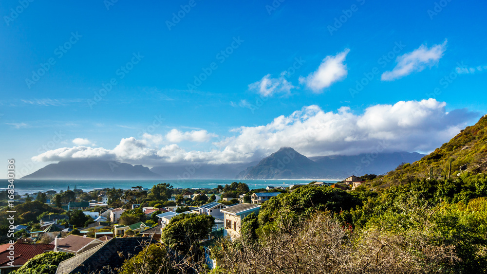 Φωτογραφία The village of Het Kommetjie with its famous kite-surfing beach in the Cape Peni