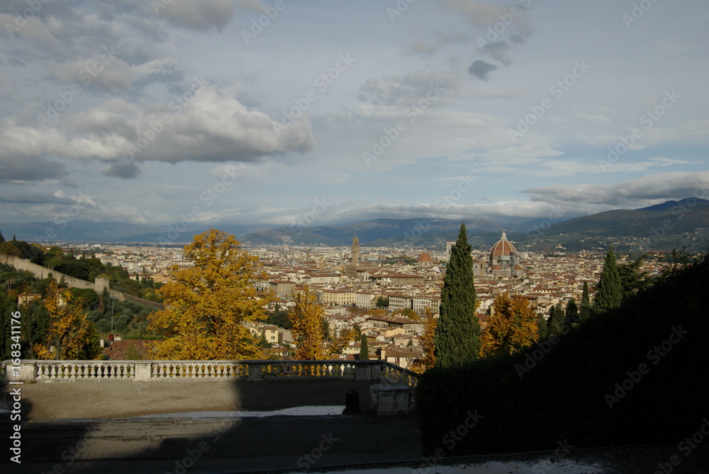 Naklejka premium サンミニアートアルモンテ教会から