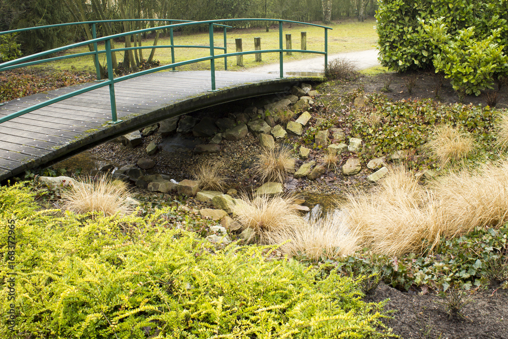 Obraz premium Small bridge in the park