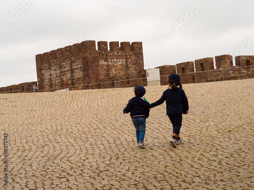 Children SIghtseeing