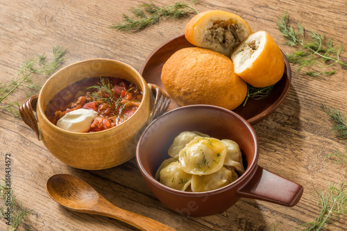 Foto ロシア料理(ピロシキ／ペリメニ／ボルシチ)piroshki and Russian cuisine