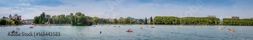 Panorama d'Annecy vu du lac