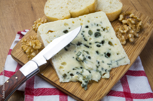 Obraz na plátně Aperitivo de queso Roquefort