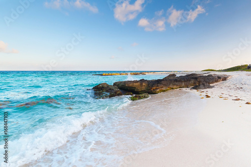 Idyllic scenery of Caribbean sea of Mexico © kwiatek7