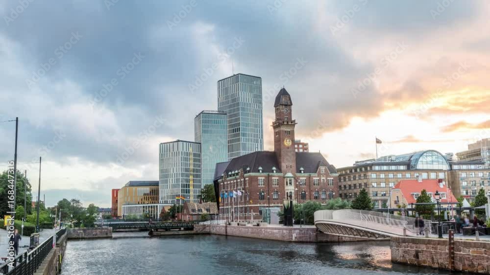 Evening sunset in Malmo, Sweden - time lapse video
Evening sunset in Malmo, Sweden - time lapse video